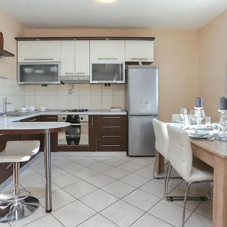 Two-bedroom In Neoric