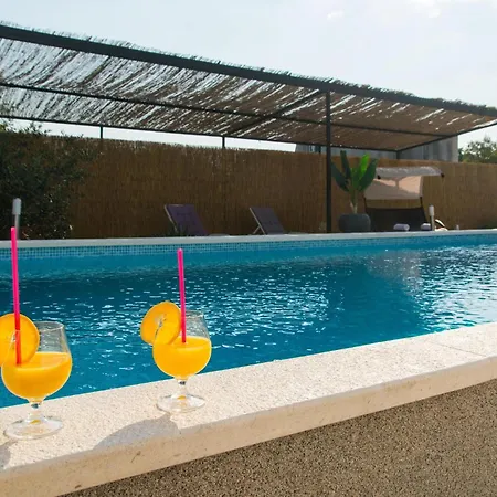 Lovely In With Kitchen Сasa de vacaciones Neoric
