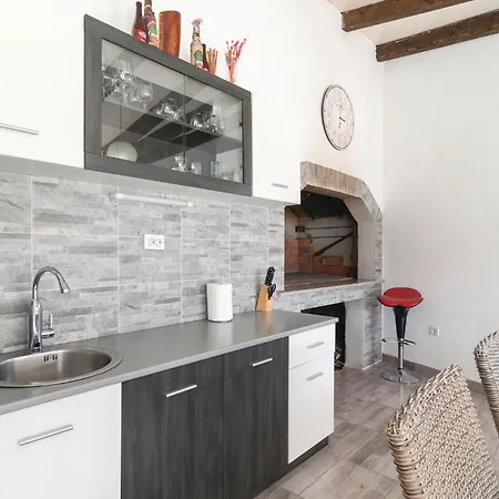 Lovely In With Kitchen Сasa de vacaciones Neoric